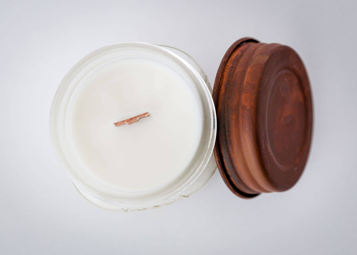 Fresh Farmhouse - Crackling Wood Wick Rustic Soy Wax Candle: 8oz